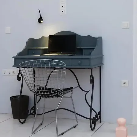 Ypsilon Iconicathenshome 140m2 Family & Pet Friendly Luxurious 3 Bdm Apt, Acropolis 10 Min Taxi Drive For 8 Euro, Quiet Central Neighborhood, Shopping 2 Min Walk, Fast Wifi, Free Parking, Park With Running Track, Across The Street Αθήνα