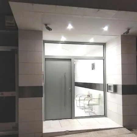 Ypsilon Iconicathenshome: Luxurious 3-bedroom Near Acropolis Apartment *
