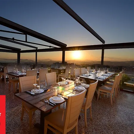 Ypsilon Iconicathenshome: Luxurious 3-bedroom Near Acropolis * Athens