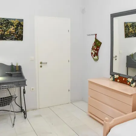 Ypsilon Iconicathenshome: Luxurious 3-bedroom Near Acropolis