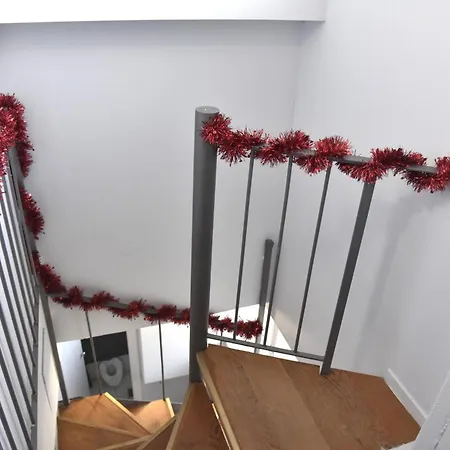 Ypsilon Iconicathenshome: Luxurious 3-bedroom Near Acropolis Apartment *