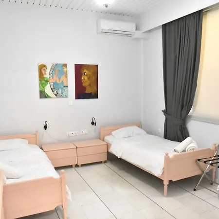 Ypsilon Iconicathenshome: Luxurious 3-bedroom Near Acropolis Apartment