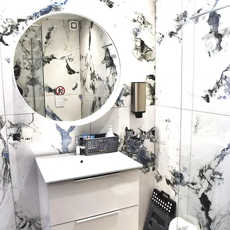 Ypsilon Iconicathenshome: Luxurious 3-bedroom Near Acropolis Apartment *