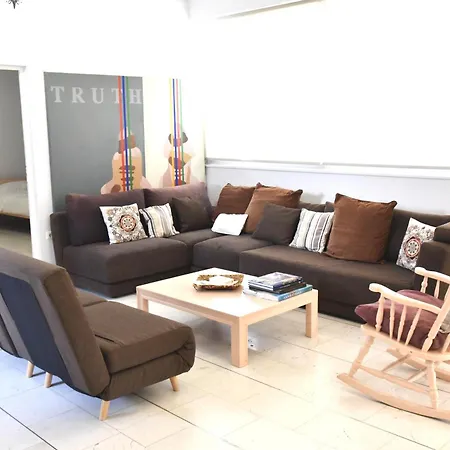 Ypsilon Iconicathenshome: Luxurious 3-bedroom Near Acropolis Apartment Athens