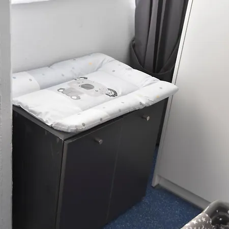 Διαμέρισμα Ypsilon Iconicathenshome 140m2 Family & Pet Friendly Luxurious 3 Bdm Apt, Acropolis 10 Min Taxi Drive For 8 Euro, Quiet Central Neighborhood, Shopping 2 Min Walk, Fast Wifi, Free Parking, Park With Running Track, Across The Street