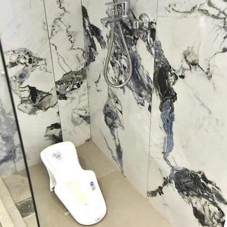 Ypsilon Iconicathenshome: Luxurious 3-bedroom Near Acropolis Apartment Athens